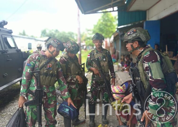Rosita Satgas Marinir Habema Bantu Perekonomian Warga Maruku