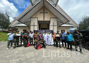 Berbagi Kebahagiaan Untuk Masyarakat Pedalaman Papua, Dalam Rangka HUT Yonif 323 Buaya Putih