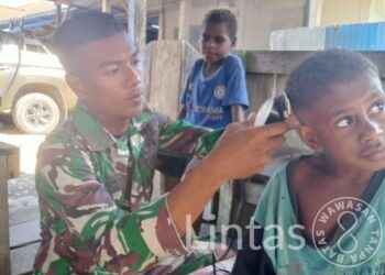 Anak-Anak Banggabeak Sambut Gembira Pangkas Rambut Gratis Satgas Habema