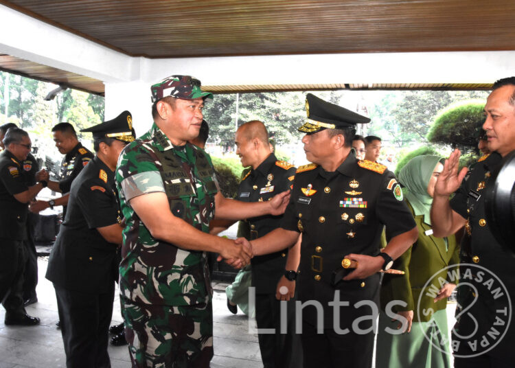Pangdam III/Siliwangi Dampingi Kasad Pada Penutupan Dikreg LXIV Seskoad
