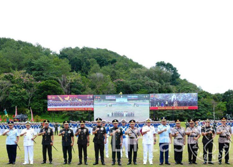 Panglima TNI Dan Kapolri Lantik Prajurit Taruna Akademi TNI Dan Bhayangkara Taruna Akademi Kepolisian di Akademi Militer Magelang