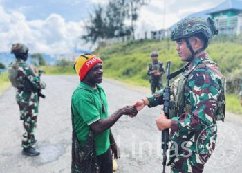 Warga Mamba Sambut Gembira Komsos Satgas Habema