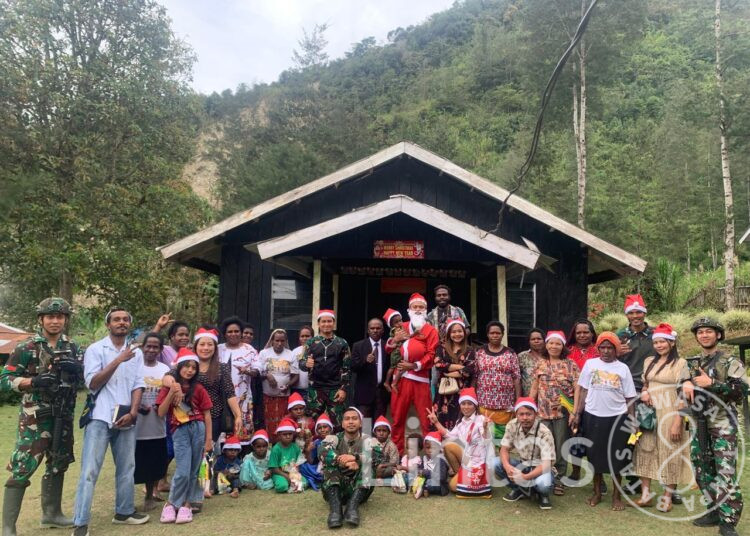 Pasukan Buaya Putih Rayakan Natal di Pedalaman Papua Dengan Penuh Kebahagiaan