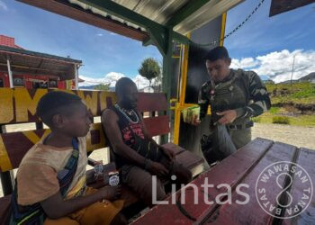 Warga Yoparu Papua, Sambut Gembira Komsos Satgas Habema