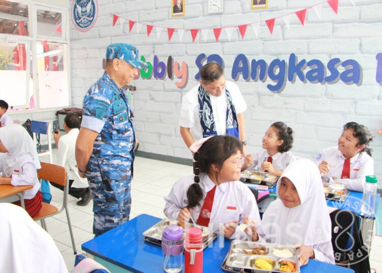 Lanud Husein Sastranegara Menerima Kunjungan Kepala Staf Kepresidenan