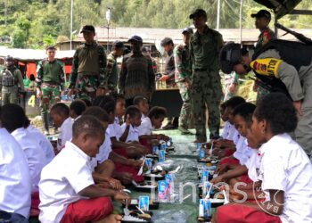 Antusiasme Warga Homeyo, Sambut Makan Bergizi Gratis Pimpinan Pangkogabwilhan III