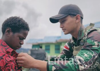 Warga Puyagiya Distrik Sugapa Papua, Senang Sambut Komsos Satgas Habema
