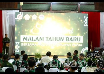 Menhan, Panglima TNI, dan Wakasad Tahun Baruan dengan Ribuan Prajurit di Timika