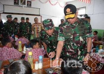 Panglima TNI Tinjau Program MBG di Cimahi