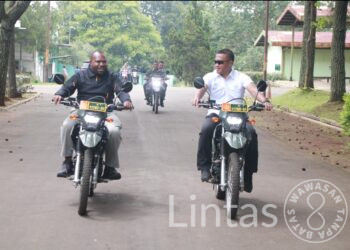 Silaturahmi Bupati Intan Jaya Ke Yonif 330 Kostrad, Ajak Tokoh Pemuda Papua Study Banding Inovasi Ksatria Tri Dharma