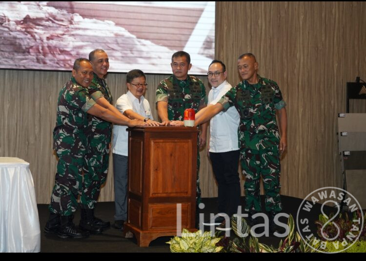 Kasad Resmikan Plant 5B Extension PT Arwana Citramulia Tbk di Mojokerto