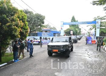 Ribuan Warga Antusias Ikuti Kirab Rantis Maung di Lanud Husein Sastranegara