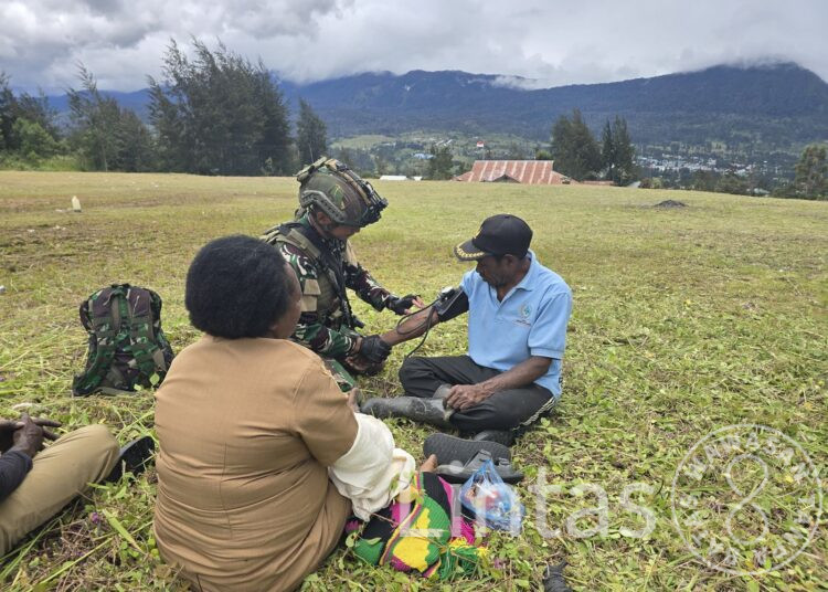 Peduli Kesehatan Masyarakat Papua, Danpos Gome Perintahkan Untuk Jemput Bola