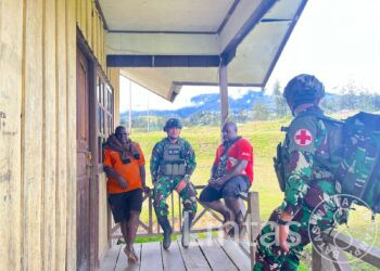 Satgas Yonif 700 Wira Yudha Cakti Tebar Kedamaian Dengan Anjangsana ke Warga Gome, Papua