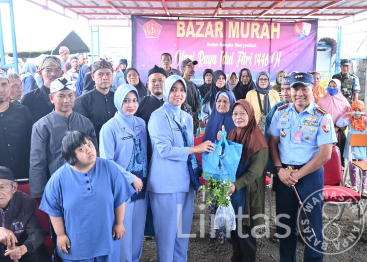 Lanud Husein Sastranegara Gelar Bazar Murah TNI 2025 Untuk Masyarakat Kota Bandung