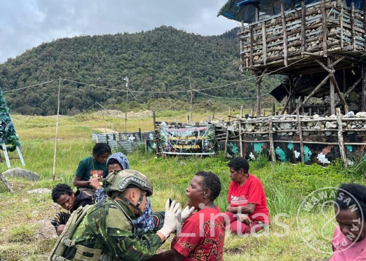Pos Satgas TNI Didatangi Warga Kampung Gigobak Papua, Guna Pemeriksaan Kesehatan dan Pengobatan Gratis