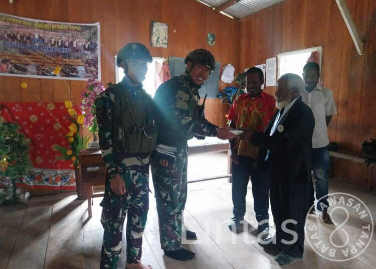 Solidaritas Satgas TNI Terwujud dalam Ibadah Bersama Warga, Dipandu Serda Jendry