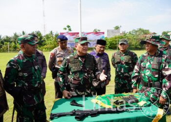 Rebut Hati Rakyat, Secara Sukarela Warga Serahkan Senjata Sisa Konflik Kepada Kodim 0111/Bireuen