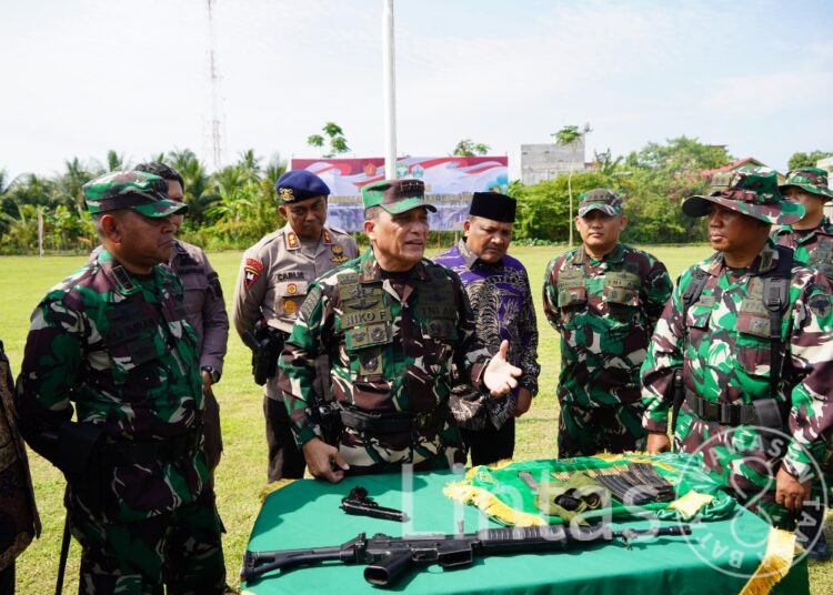 Rebut Hati Rakyat, Secara Sukarela Warga Serahkan Senjata Sisa Konflik Kepada Kodim 0111/Bireuen