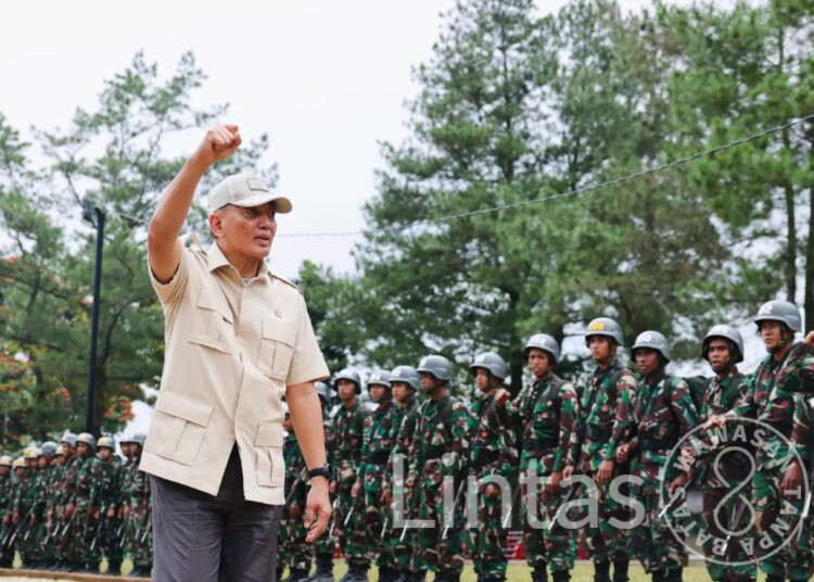 Tinjau Rindam XIV/Hasanuddin, Menhan dan Wakasad Soroti Kualitas Pendidikan Prajurit