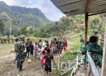 Jejak Kebaikan di Tanah Papua, Satgas TNI Menebar Senyum di Kampung Mayuberi yang Terpencil