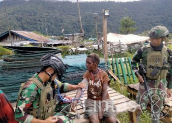 Menjangkau yang Terlupakan: TNI Hadir Membawa Sehat di Pelosok Papua Pegunungan