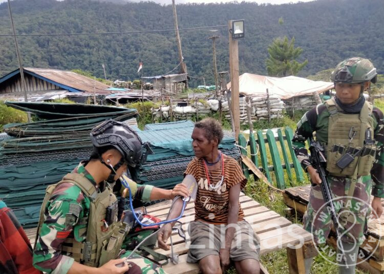 Menjangkau yang Terlupakan: TNI Hadir Membawa Sehat di Pelosok Papua Pegunungan