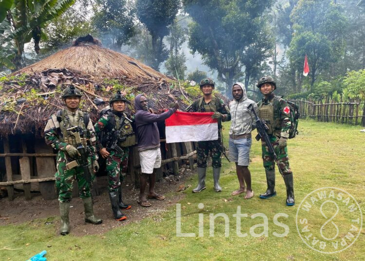 Merah Putih Berkibar di Pelosok: Senyum Anak Negeri Sambut TNI di Distrik Beoga Papua