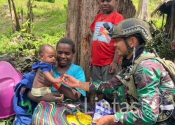 “Misi Tanpa Senjata: Prajurit TNI Taklukkan Papua dengan Hati”