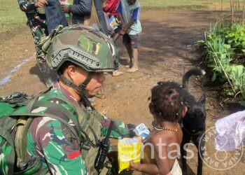 TNI Bantu Warga Gome: “Dari Layanan Kesehatan hingga Baju Layak Pakai”