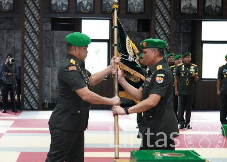 Kasad Pimpin Sertijab 5 Jabatan Strategis TNI AD dan Terima Laporan Kenaikan Pangkat 34 Pati