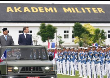 Kasad Sambut Kunjungan Presiden RI dan Presiden Prancis di Akademi Militer Magelang