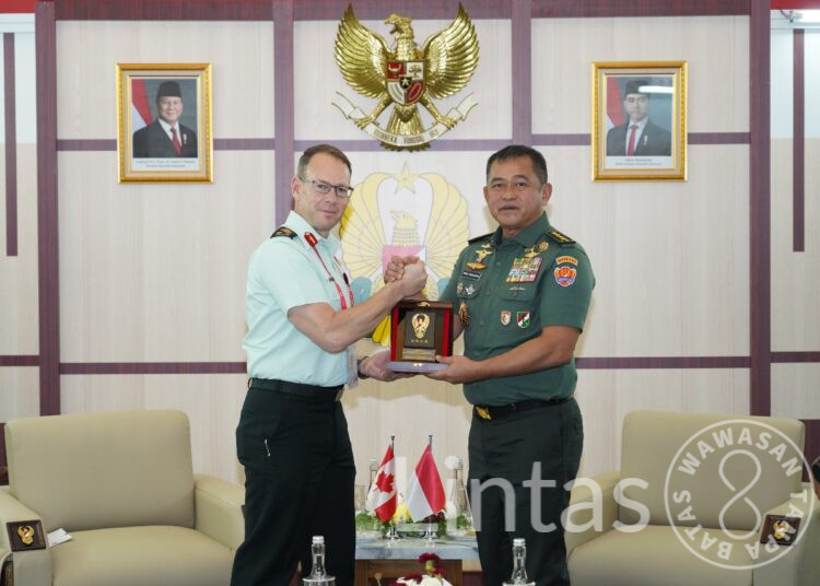 Perkuat Diplomasi Pertahanan, Kasad Gelar Pertemuan Strategis dengan Delegasi Negara Sahabat di Indo Defence 2025