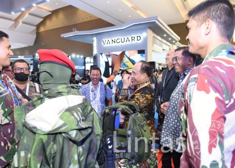 Stand TNI AD Jadi Primadona di Hari Terakhir Indo Defence 2025, Ribuan Pengunjung Serbu Area Pameran