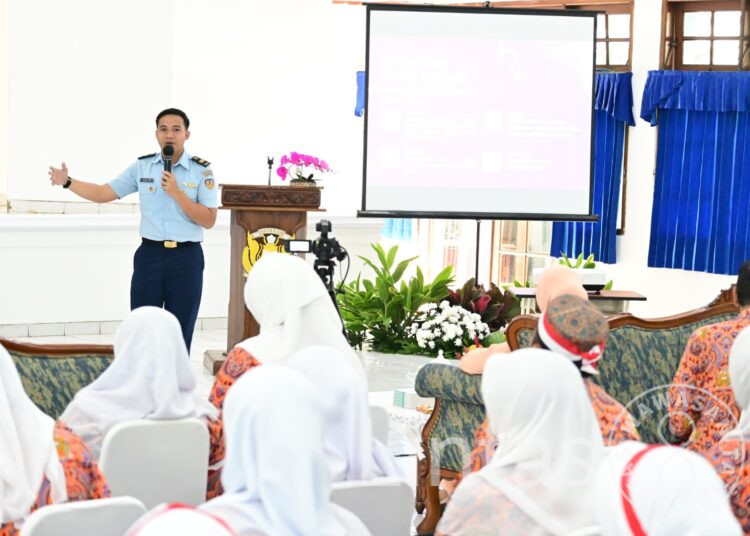 “Ciptakan Lingkungan Sekolah yang Harmonis, Yasarini Lanud Husein Sastranegara Gelar Seminar Pencegahan Bullying dan Kekerasan Seksual pada Remaja”