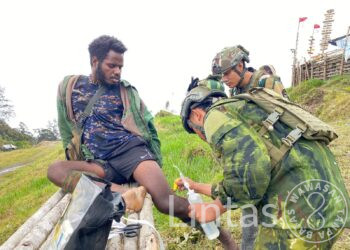 Luka di Ujung Timur, Sembuh di Tangan Prajurit : “Kisah Kemanusiaan dari Pos TNI di Pintu Jawa”
