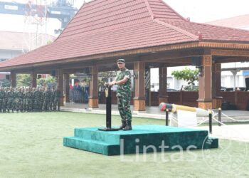 Wakasad Mewakili Menhan RI Berangkatkan Personel TNI AD ke Satuan Jajaran di Seluruh Wilayah Tanah Air