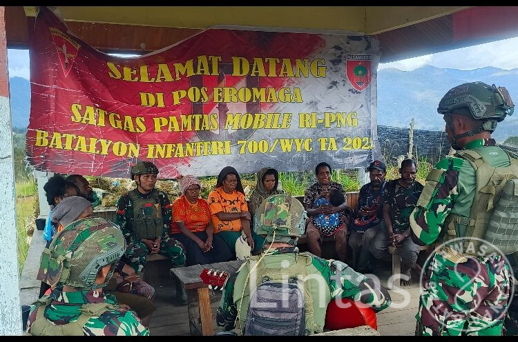 Satgas TNI Pos Eromaga : Kukuhkan Kebersamaan dengan Ibadah Mingguan Bersama Warga Kristen Kampung Eronggobak
