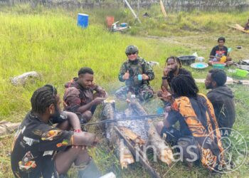 Anjangsana di Negeri Awan : “Saat Prajurit TNI Menyulut Hangat di Tengah Dinginnya Puncak”