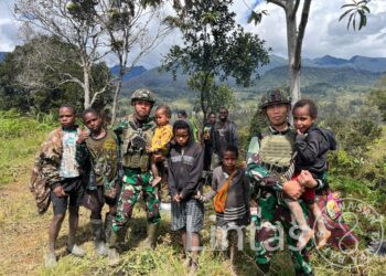 Tenda Kasih di Tanah Eronggobak: “Satgas TNI Jadi Pelindung di Tengah Ketakutan”