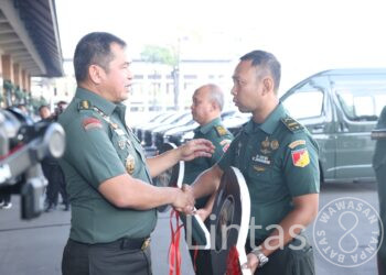 Bakti untuk Para Pejuang Bangsa: TNI AD Serahkan Rumah Bagi Warakawuri dan Prajurit Cacat Akibat Tugas Operasi