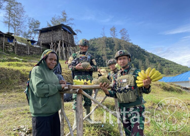 Borong Harapan di Tanah Wombru Papua : “Ketika TNI Membeli, Bukan Sekadar Membantu”