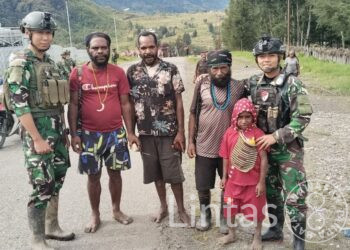 Satgas TNI Yonif 700 WYC, Hadirkan Hangatnya Kekeluargaan di Kampung Kago, Puncak Papua