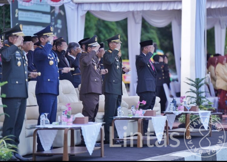 Pangdam XIV/Hsn Hadiri Upacara Peringatan Hari Bhayangkara ke-79 di Mapolda Sulsel