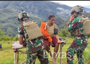 Langkah Prajurit di Ujung Negeri: Satgas TNI Gelar Operasi Teritorial Kesehatan di Kampung Wombru”