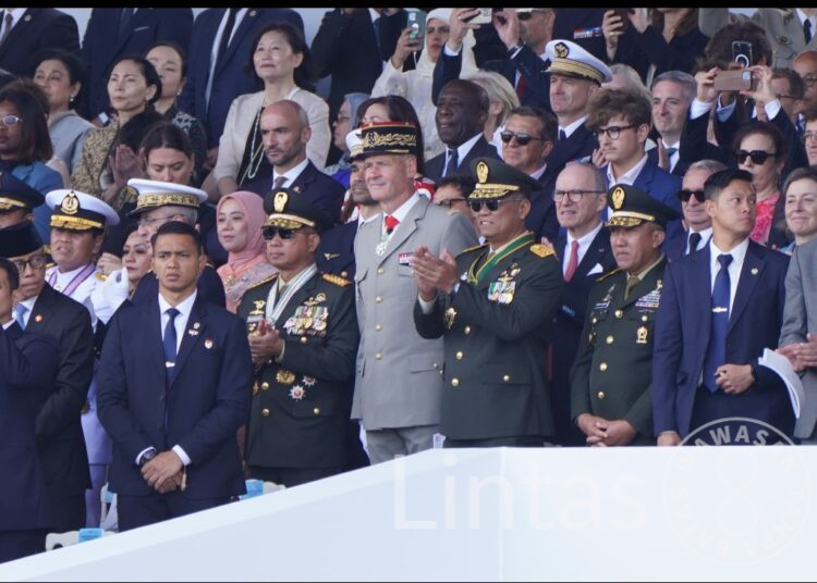 Hadir Langsung di Paris, Wakasad Saksikan Kontingen Indonesia Beraksi di Bastille Day