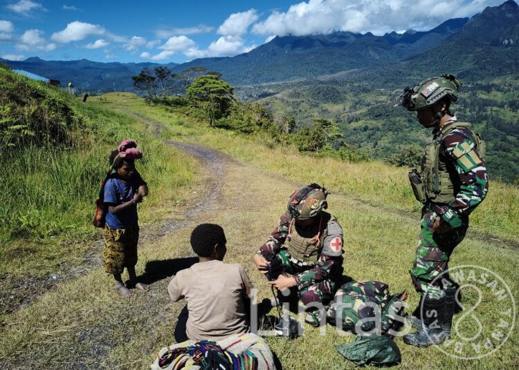 Langkah Kasih Menembus Sunyi: Satgas TNI Yonif 700 WYC, Sentuh Hati Warga Kumo-Kumo Papua