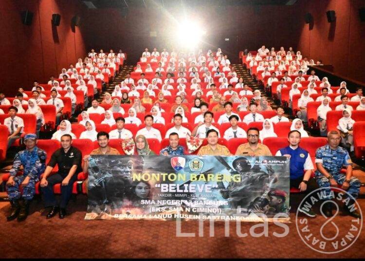 Tumbuhkan Semangat Cinta Tanah Air Lanud Husein Sastranegara Ajak SMA Negeri Cimindi Bandung Nobar Film Believe