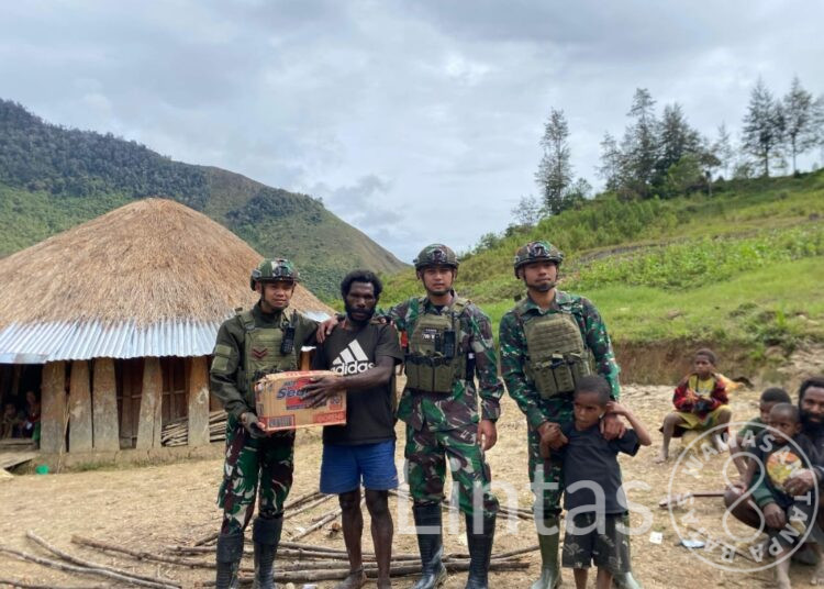 Satgas TNI Yonif 700 WYC Safari Honai di Kampung Amungi: Wujud Cinta dan Kepedulian TNI untuk Rakyat Papua