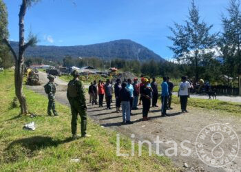 Satgas Yonif 700/WYC Latih Siswa SMA Negeri 1 Ilaga, Siap Rebut Juara Lomba Gerak Jalan Kabupaten Puncak